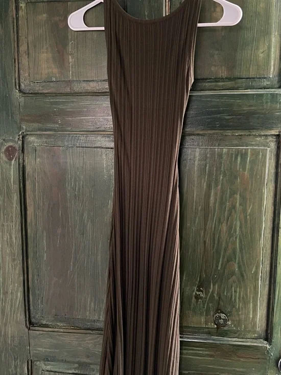Billy J Green Ribbed Midi Dress - Picture 2 of 4